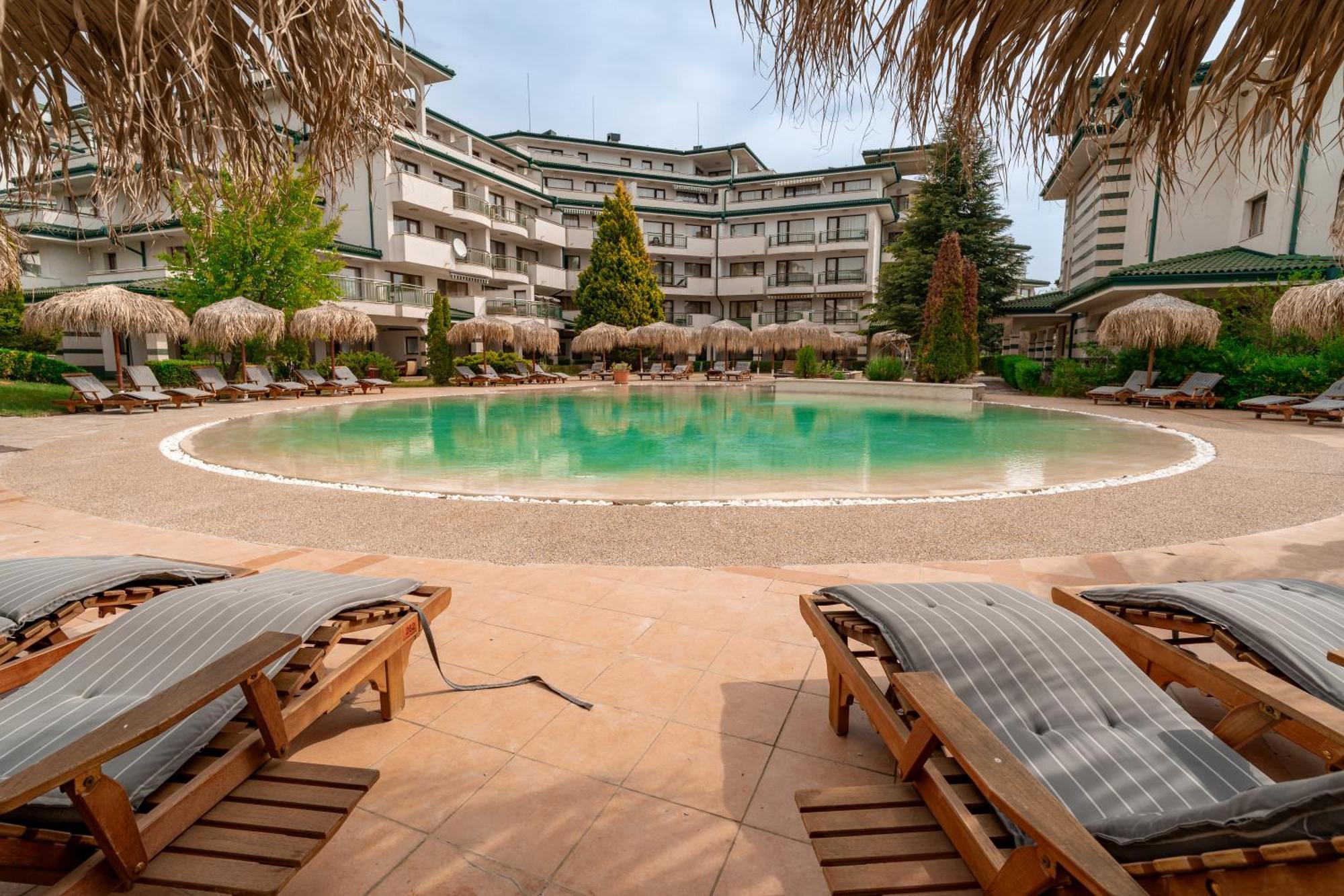 Спа Апартаменти За Гости Затворен Комплекс Емералд Ravda Exterior foto