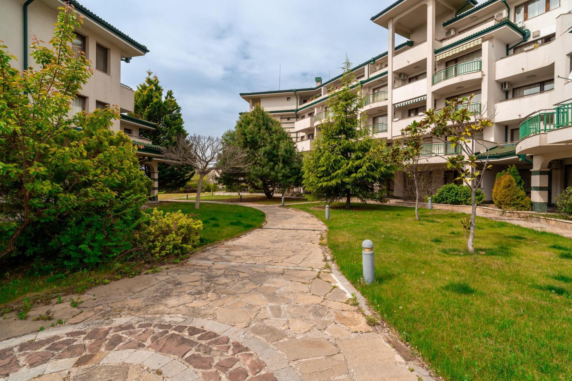 Спа Апартаменти За Гости Затворен Комплекс Емералд Ravda Exterior foto